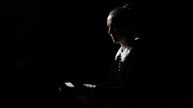 Preview image for the video "CLAP GIRL". Preview image for the video "CLAP GIRL".